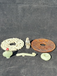 A varied collection of six Chinese jade carvings, including a snuff bottle, 19/20th C.