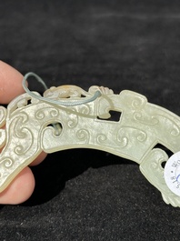 A Chinese white jade 'chilong' amulet, 17/18th C.