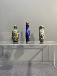 Six Chinese cloisonn&eacute; snuff bottles, 19/20th C.