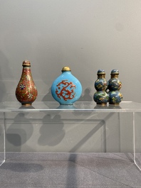 Six Chinese cloisonn&eacute; snuff bottles, 19/20th C.