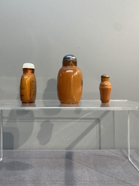 A collection of 12 Chinese snuff bottles and a jade pendant, Chenghua mark, 18/20th C.
