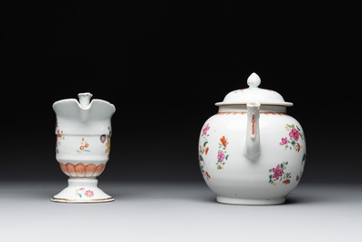 Five Chinese famille rose wares with floral design, Qianlong