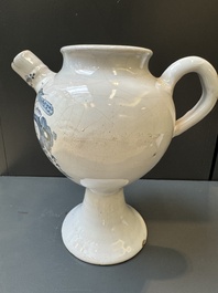 A Dutch Delft blue and white wet drug or syrup jar inscribed 'S GRANATOR', 18th C.
