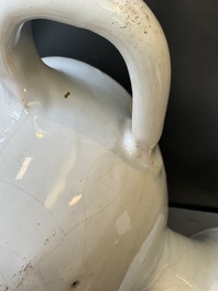 A Dutch Delft blue and white wet drug or syrup jar inscribed 'S GRANATOR', 18th C.