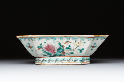 Eight Chinese famille rose wares, 19/20th C.