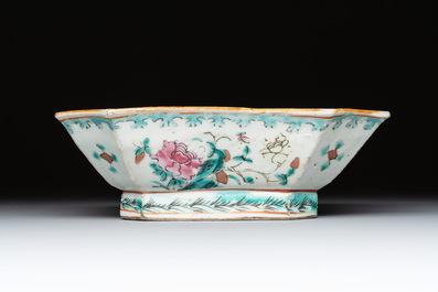 Eight Chinese famille rose wares, 19/20th C.