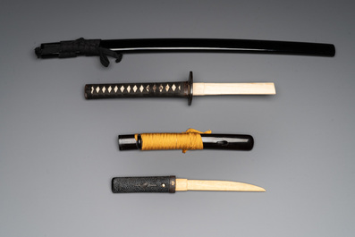 A Japanase katana koshirae and a tanto koshirae with lacquered sheaths, Edo, 18/19th C.