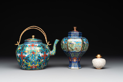 12 Chinese cloisonn&eacute; wares, 19/20th C.