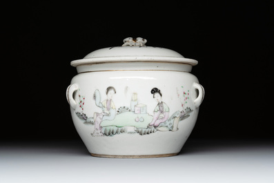Eight Chinese famille rose wares, 19/20th C.