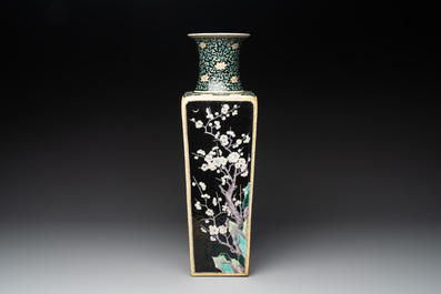 A Chinese famille noire square vase with floral design, Chenghua mark, 19th C.