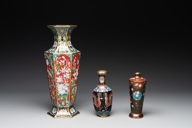 12 Chinese cloisonn&eacute; wares, 19/20th C.