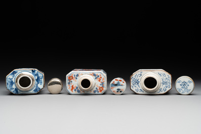 Ten Chinese Imari-style, blue and white tea caddies, Kangxi/Yongzheng