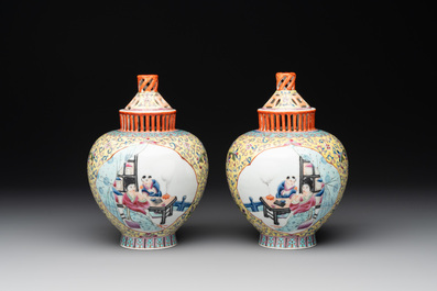 A pair of Chinese famille rose covered vases and a plate, Kangxi and Qianlong mark, 20th C.
