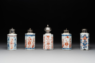 Ten Chinese Imari-style, blue and white tea caddies, Kangxi/Yongzheng