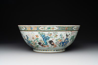 A large and unusual Chinese Canton famille rose 'birds' bowl, 19th C.