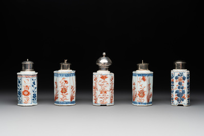 Ten Chinese Imari-style, blue and white tea caddies, Kangxi/Yongzheng