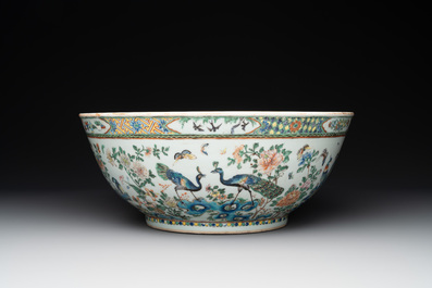 A large and unusual Chinese Canton famille rose 'birds' bowl, 19th C.