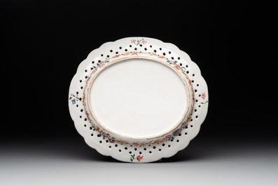 A Chinese export famille rose reticulated oval dish, inscribed Non Majestate Securus, ca. 1800
