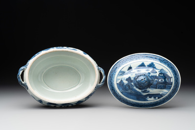 Six Chinese blue, white and famille rose wares, 18/19th C.