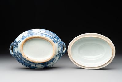 Six Chinese blue, white and famille rose wares, 18/19th C.