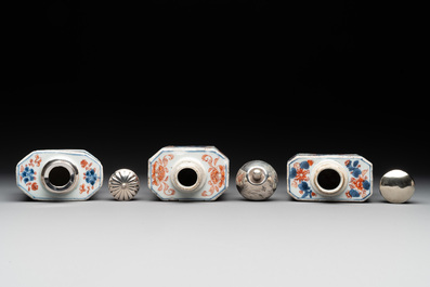 Ten Chinese Imari-style, blue and white tea caddies, Kangxi/Yongzheng