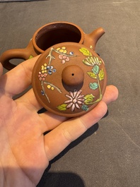 A collection of 20 Chinese Yixing stoneware teapots, 20th C.