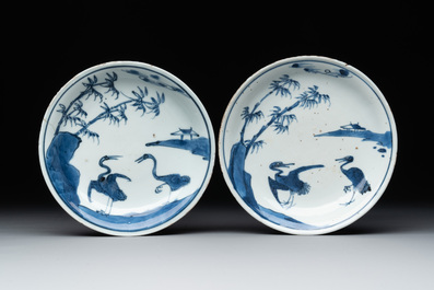 Five Chinese blue and white ko-sometsuke 'crane' plates for the Japanese market, Tianqi