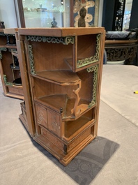 A Chinese bamboo veneered wooden cabinet of curiosities with flower scroll design, 18/19th C.