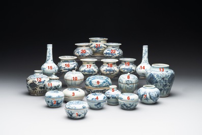 A varied collection of 22 Chinese blue and white jarlets, covered boxes and miniature vases, Ming