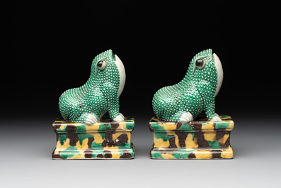 A pair of Chinese sancai-glazed toads, Kangxi