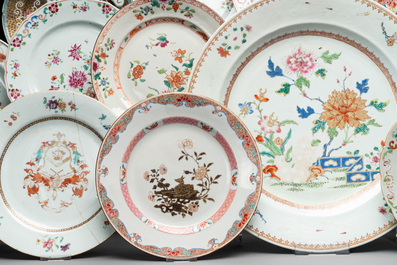A Chinese famille rose dish and 17  plates, Yongzheng/Qianlong