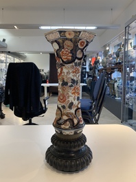 A five-piece Imari-style garniture with birds among flowering branches, incl. 3 stands, Samson, Paris, 19th C.