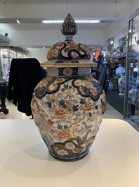 A five-piece Imari-style garniture with birds among flowering branches, incl. 3 stands, Samson, Paris, 19th C.