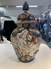 A five-piece Imari-style garniture with birds among flowering branches, incl. 3 stands, Samson, Paris, 19th C.