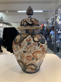 A five-piece Imari-style garniture with birds among flowering branches, incl. 3 stands, Samson, Paris, 19th C.