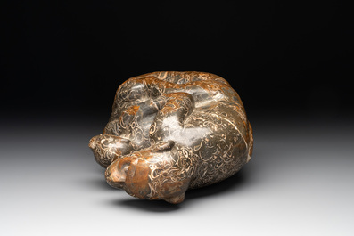 A Chinese stone group of two monkeys, 20th C.