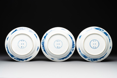 Three Chinese blue and white 'Long Eliza' plates, Chenghua mark, Kangxi