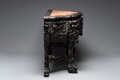 A finely carved Chinese hongmu console table with marble top, Canton, 19th C.