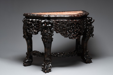 A finely carved Chinese hongmu console table with marble top, Canton, 19th C.