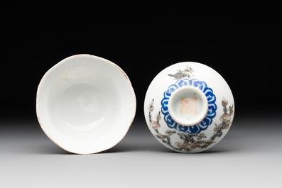 A Chinese gilt-decorated iron-red teapot and a blue-enamelled grisaille covered cup, 18/19th C.