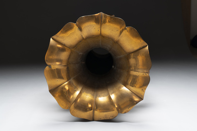 A massive Japanese metal alloy vase on a Chinese hardwood stand with marble top, Kyoto mark, Showa, 20th C.