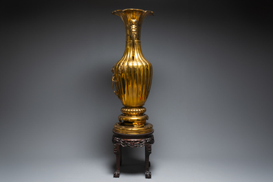 A massive Japanese metal alloy vase on a Chinese hardwood stand with marble top, Kyoto mark, Showa, 20th C.