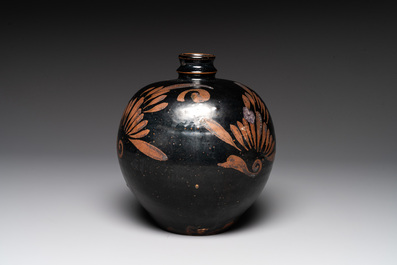 A Chinese russet-decorated black-glazed bottle, 'duluping', Northern Song/Jin