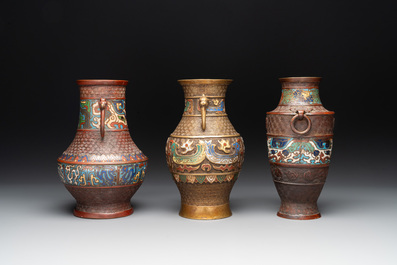 Four Japanese archaistic champlev&eacute; vases, Meiji, 19/20th C.