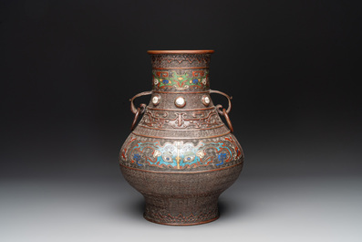 Four Japanese archaistic champlev&eacute; vases, Meiji, 19/20th C.