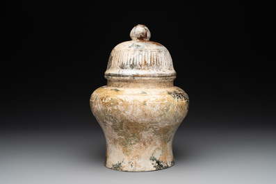 A Chinese archaistic jade vase and cover, 20th C.