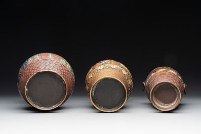 Four Japanese archaistic champlev&eacute; vases, Meiji, 19/20th C.