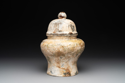 A Chinese archaistic jade vase and cover, 20th C.
