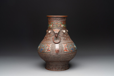 Four Japanese archaistic champlev&eacute; vases, Meiji, 19/20th C.