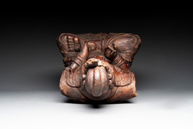 A Chinese gilt-lacquered wooden sculpture of Buddha, 18/19th C.